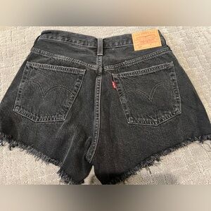 Levi’s womens size 27 black jean shorts